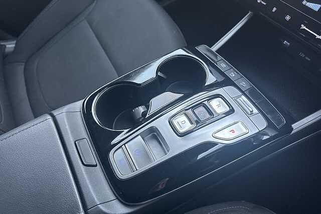 Hyundai TUCSON 1.6 TGDi Hybrid 230 SE Connect 5dr 2WD Auto Black